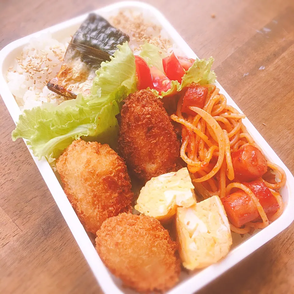 今日のお弁当
今日は手抜きですが
・残りもんクリームコロッケ
・出汁巻き
・鯖
・ナポリタン|akiさん