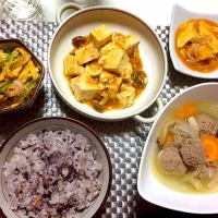 Snapdishの料理写真:麻婆豆腐と甘酢玉子あんかけ、中華スープと中華サラダです🍴😁|Seijiさん