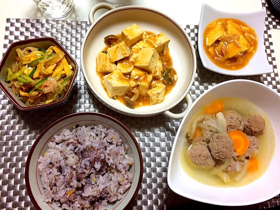 麻婆豆腐と甘酢玉子あんかけ、中華スープと中華サラダです🍴😁|Seijiさん