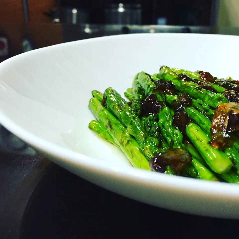 Asparagus in garlic and oyster sauce|unicoandunicaさん