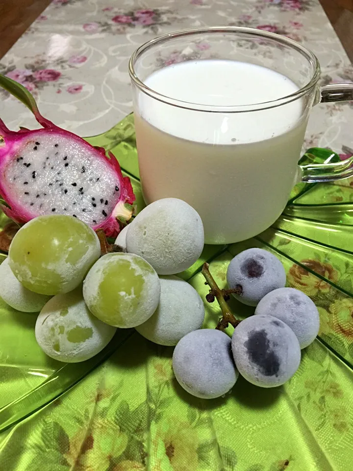 💕飲むヨーグルトみたいで美味しい💕
種なし冷凍ぶどう🍇皮まで食べてもいいんです。|keikoさん