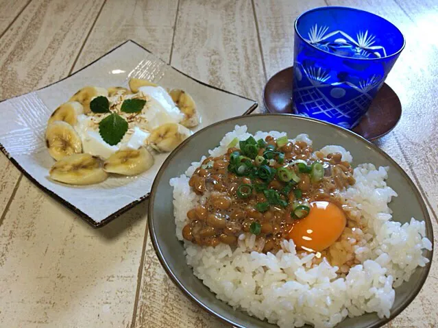 今日の男飯(⌒-⌒; )朝ご飯バージョン♫納豆withバナナとヨーグルト♫|ひーちゃんさん