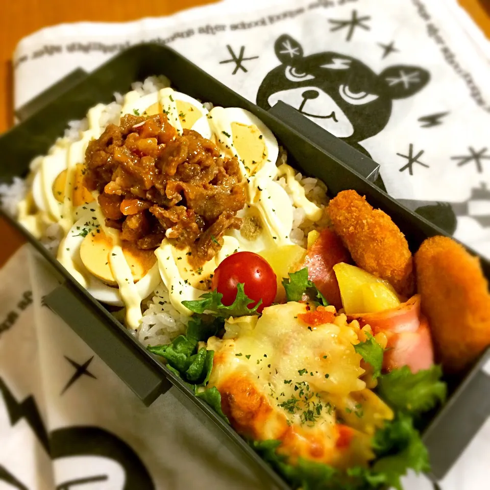 息子君弁当🎶
肉味噌丼
トマトソースのペンネグラタン
ポストベーコン
カレーコロッケ(チン)|BooBooさん