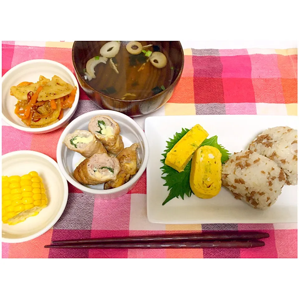 少しずつ色々なものを食べたい🍽💓
#夫婦#和食#おにぎり|ako___oさん