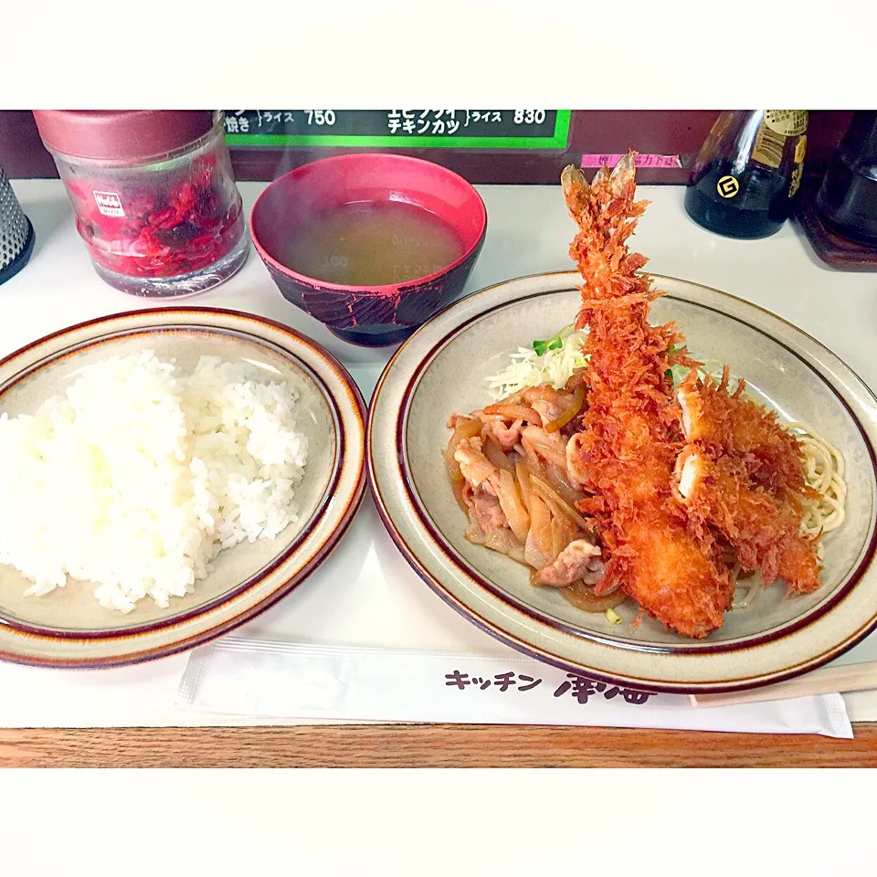 エビフライ&生姜焼き定食にナゼかイカフライも付いてきた^ ^🍤  甘めの生姜焼きは初めての味体験🍴|lazy104さん