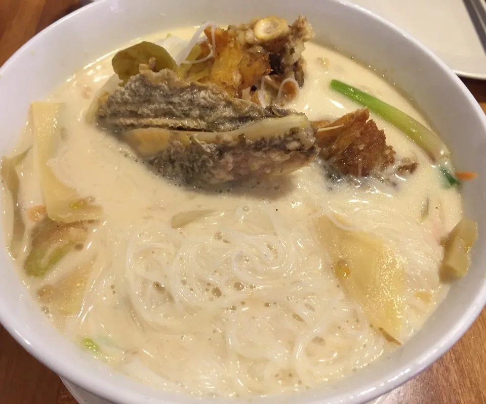 Snapdishの料理写真:Fish Head Garoupa Mee Hoon|Janice Liewさん