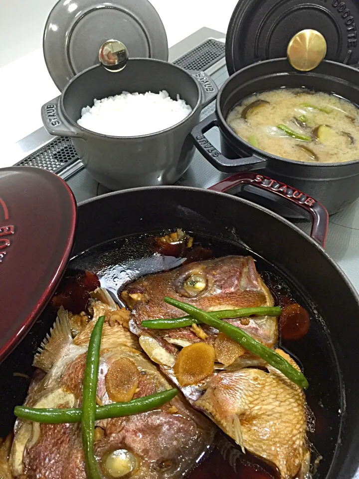 久しぶり、鯛のあら炊き
ご飯もココハン一合炊きで
茄子の味噌汁と生ハムサラダで
いただきます|accoさん