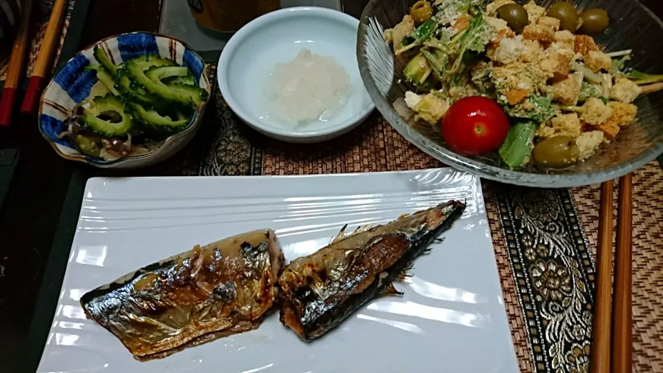 Snapdishの料理写真:秋刀魚の塩焼き&アボカドサラダ&ゴーヤの浅漬け|まぐろさん