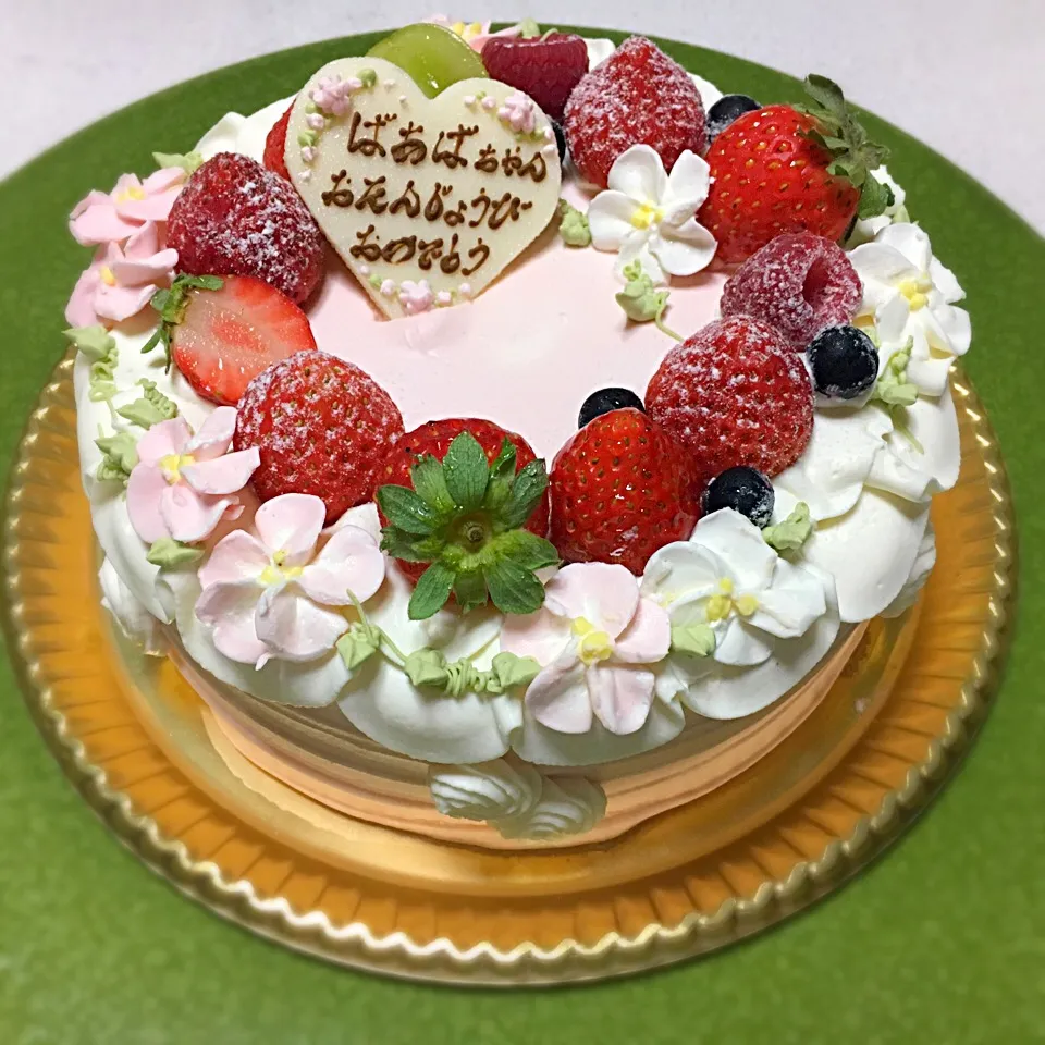 Snapdishの料理写真:おばーちゃんの誕生日ケーキ♡|なお。さん