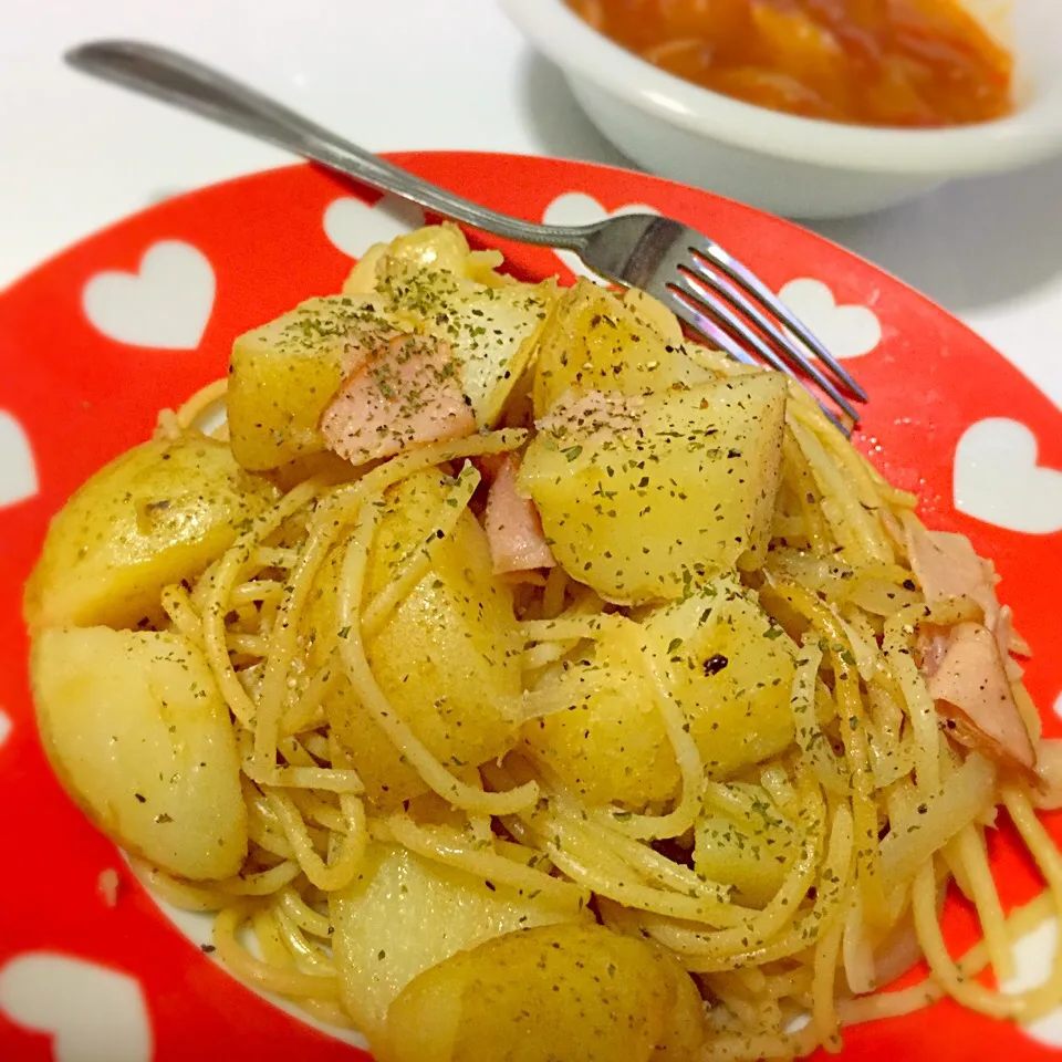 醤油風味のジャーマンポテトパスタ|奏 kanadeさん