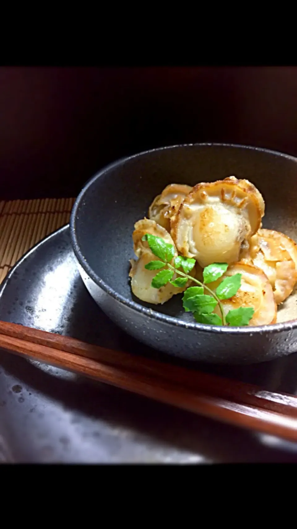 咲きちゃんさんの料理 オツな肴🍶シリーズ😁17✨ホタテ味噌漬けのニンニク風味炙り焼き クリチ添え|あいさん