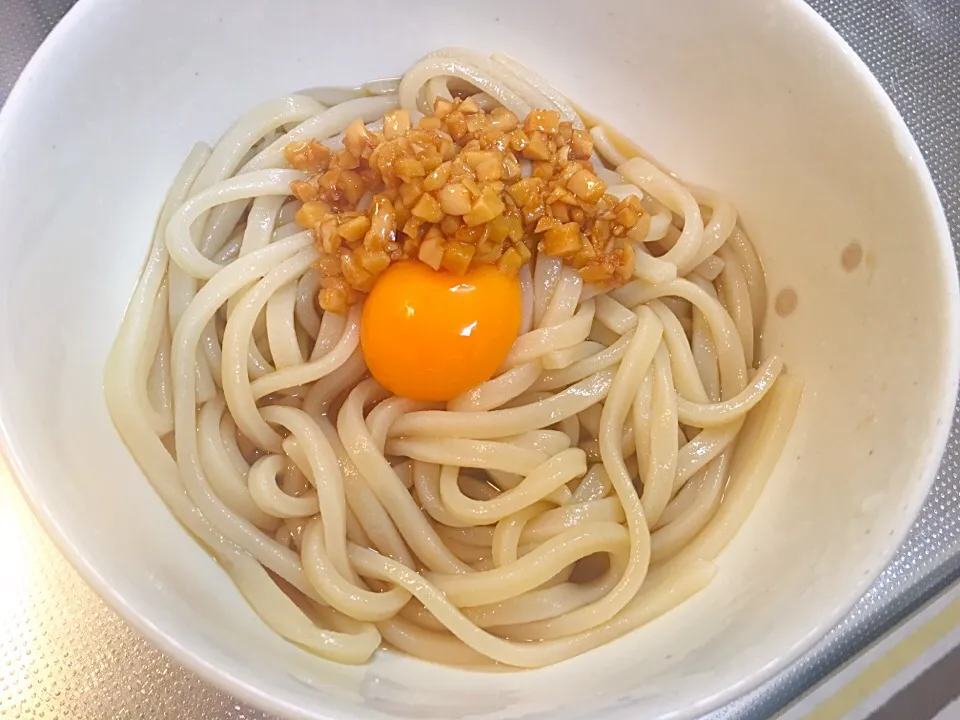 焦がしニンニク釜玉うどん|ゆりえさん