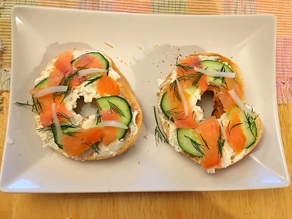 Snapdishの料理写真:Bagel with cream cheese, cucumber, smoked salmon, & dill herbs|🌺IAnneさん