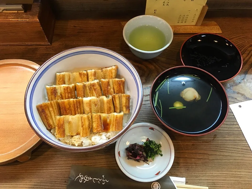 広島一人旅！ 宮島であなごめーし！|まあやさん