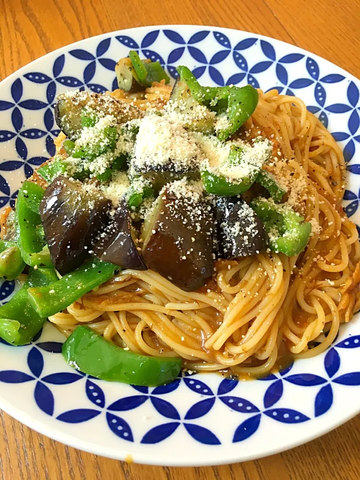 茄子とグリーンパプリカのカレースパゲティ|プラムてつ。さん