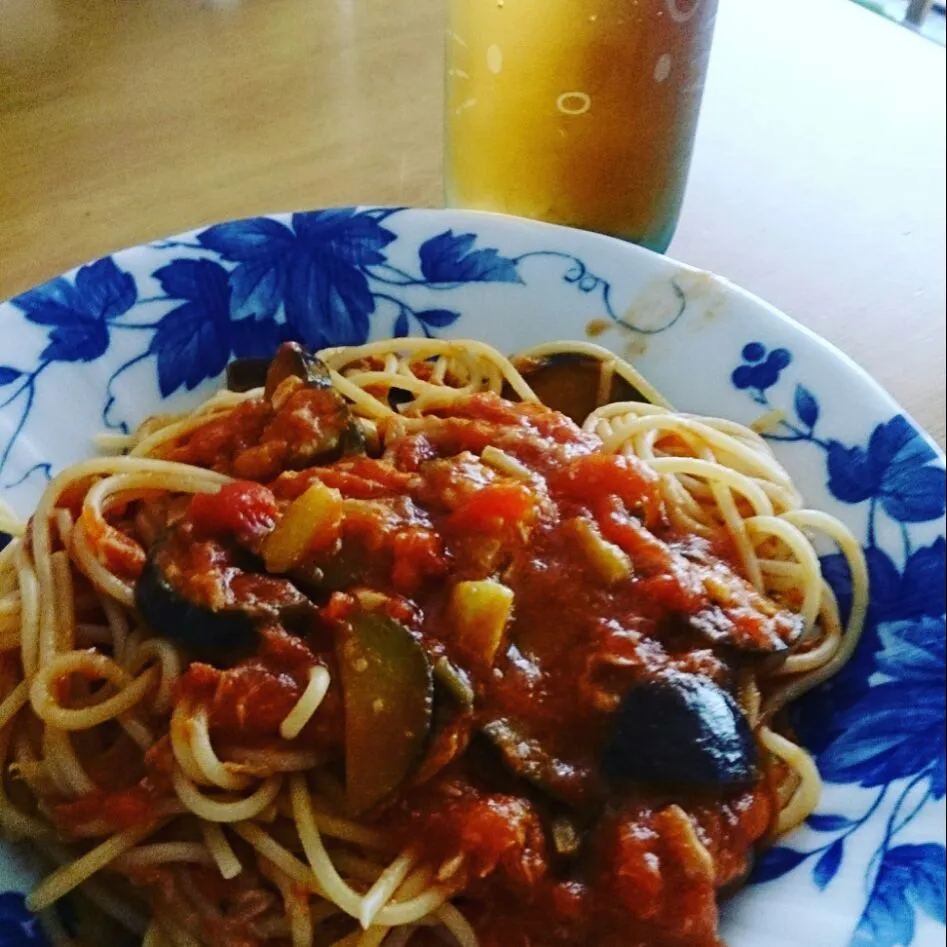 ツナとナスのトマトソースパスタ♪|しまだ ちえこさん