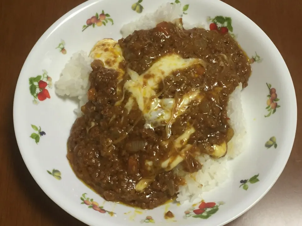 水いらず！
夏野菜とモッツァレラチーズのカレー🍛|パニパニ92さん