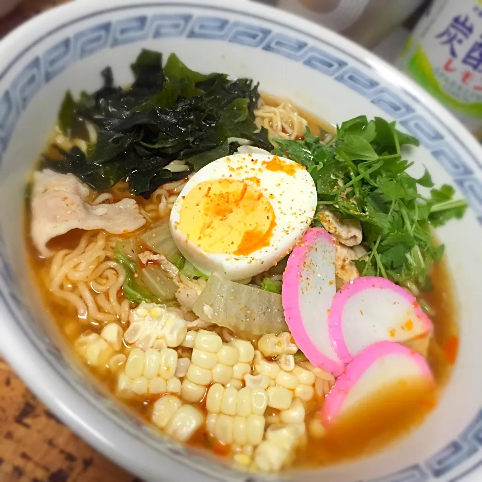 エスニック風サッポロ一番みそラーメン|にょんにいさん