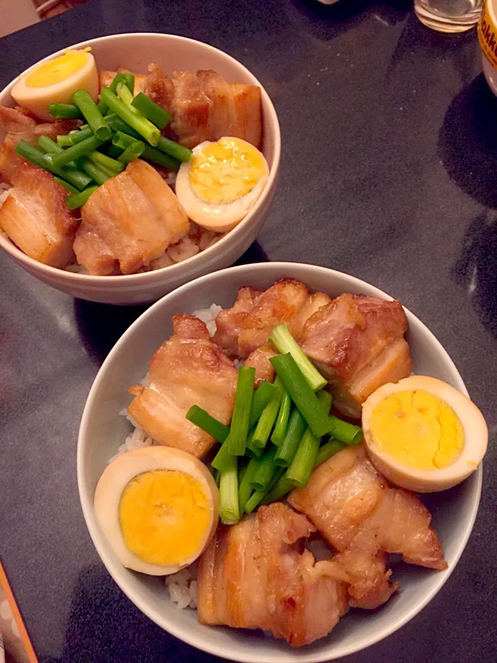 Snapdishの料理写真:豚の角煮チャーシュー丼|ぺろたんさん