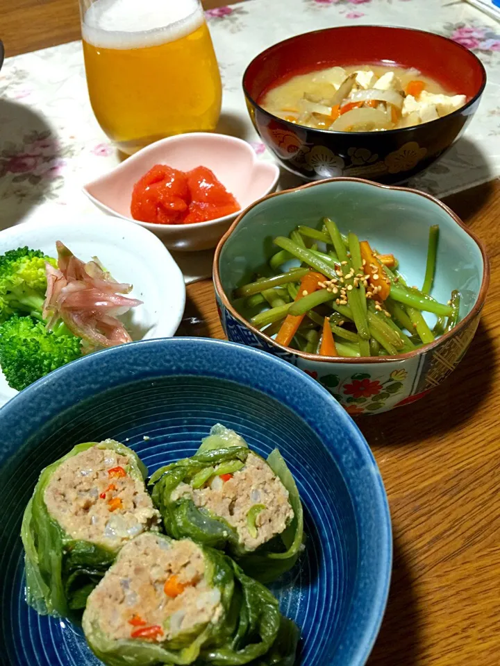 晩ご飯…♪ハンバーグ用として焼いたのと レタスを巻いてレンチンと二種💕|keikoさん