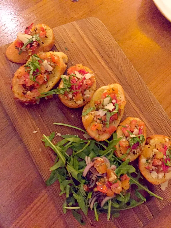 Snapdishの料理写真:Classic Bruschetta|sarahさん