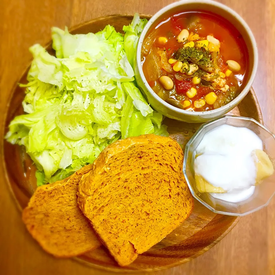 今朝のモーニングプレート٩(ˊᗜˋ*)و
。
食べるトマトスープとトマトパン❤︎
。
レタスにはハーブソルト❤︎
。
冷凍バナナのヨーグルトかけ❤︎|Mimさん