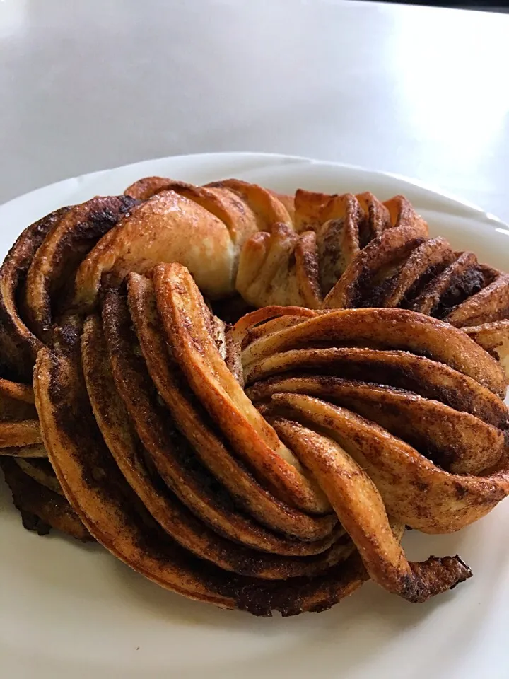 OYATSU
 Cinnamon Braid Bread|gonbenさん