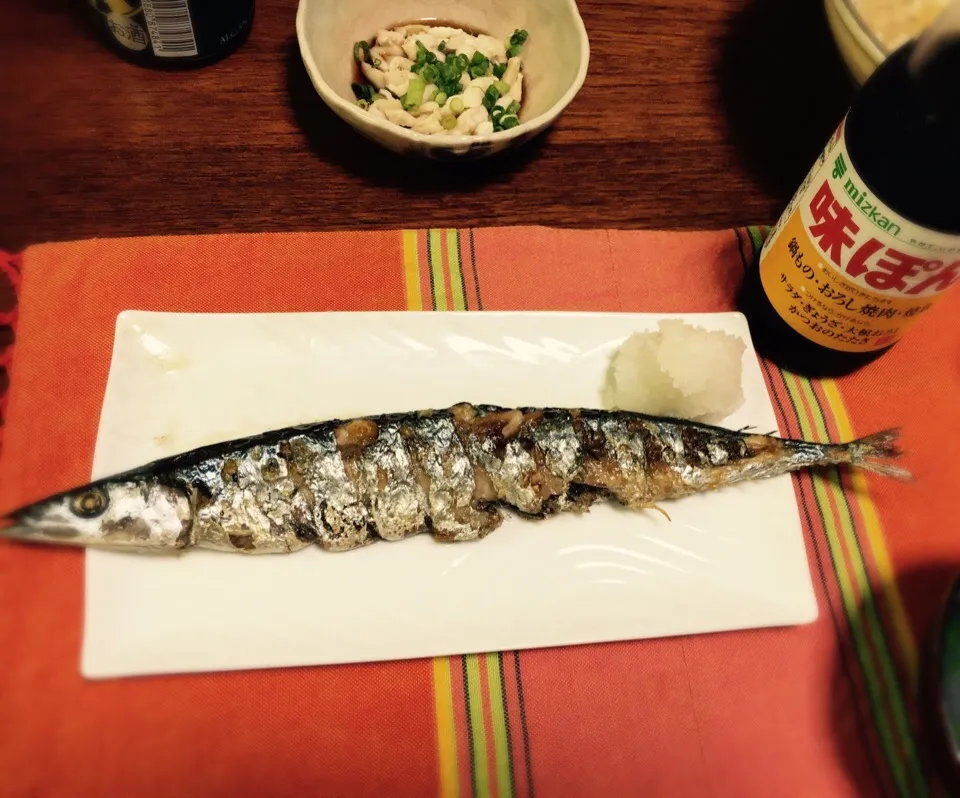 晩ごはん  秋刀魚🐟と鶏皮ぽん酢|もっちさん