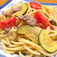 Snapdishの料理写真:ズッキーニと牛肉のパスタ|Naccoさん