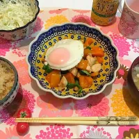 ガパオ🌿目玉焼き🍳
キャベツの千切り
豚汁🐽
玄米|にゅきさん