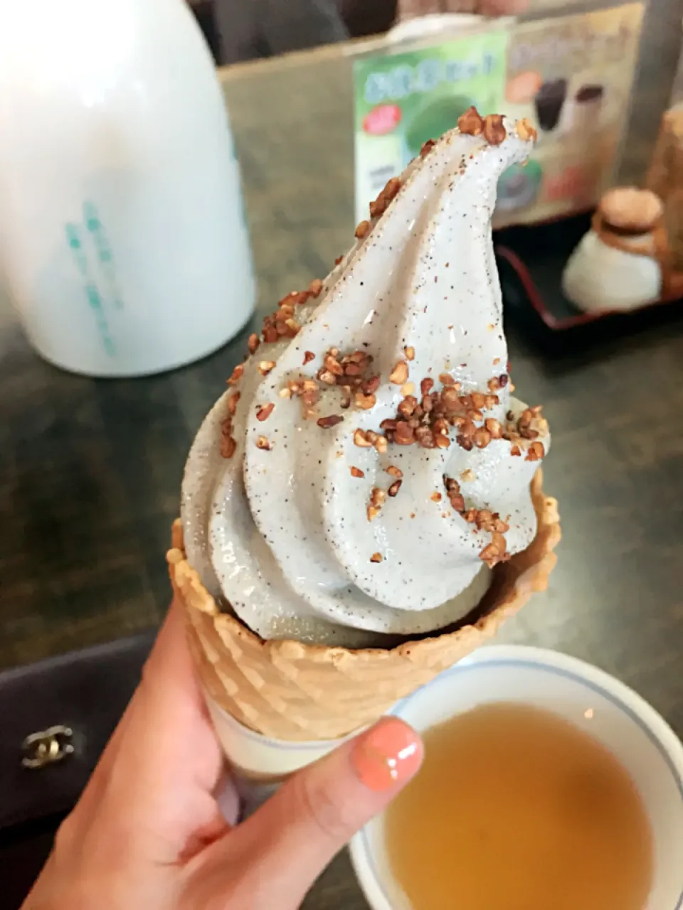 蕎麦ソフト꒰ ︠ु௰•꒱ु🍦

美味しかったというか...
癖になるというか...
甘さ控えめで また食べたい✨💕|AKUBI*:ஐ(●˘͈ ᵕ˘͈)さん