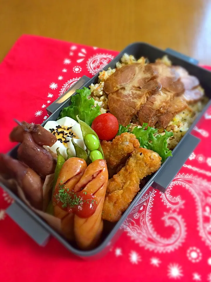 Snapdishの料理写真:息子君弁当🎶
タラコちりめんチャーハン焼き豚のせ。
ドミノピザで残ったお肉
ウイン
イカのたまり漬
ゆで卵
枝豆|BooBooさん