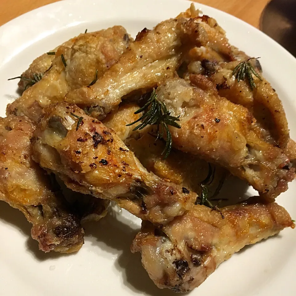 Snapdishの料理写真:Baked chicken w Rosemary , garlic n lemon butter|kazuko Tsujiさん