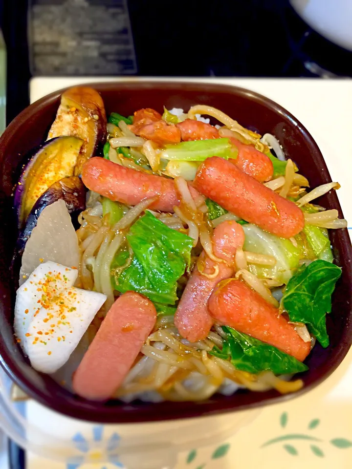 パパお弁当🍱  ウインナーの野菜炒めあんかけ  茄子の漬物  大根の漬物  べったら漬け|ch＊K*∀o(^^*)♪さん