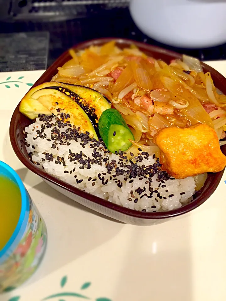 パパお弁当🍱  ベーコンと野菜の炒めあんかけ  チキンナゲット柚子こしょう味   茄子とキュウリの漬物|ch＊K*∀o(^^*)♪さん