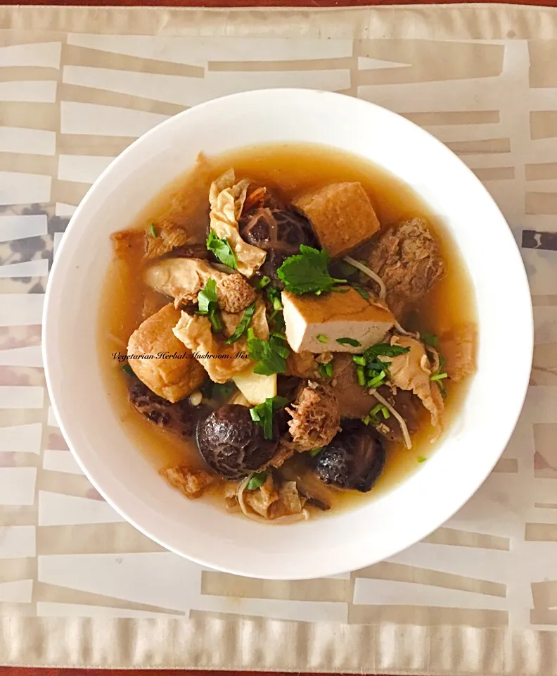 Herbal Mushroom Mix ~ Great to go with a bowl of white rice! 😊|Indulgeさん