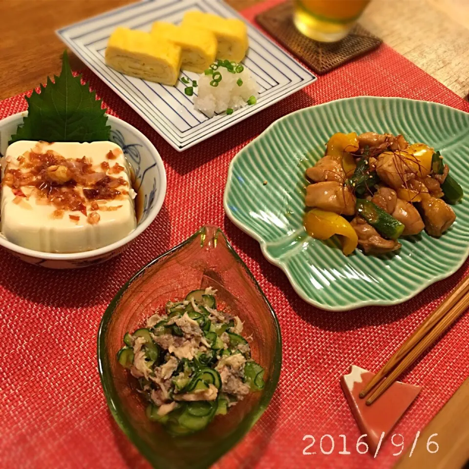 鶏もも肉とパプリカ、オクラの甘辛炒め煮
だし巻き卵
きゅうりとさば水煮缶の酢の物
冷奴|𓇼 Ⓢ Ⓗ Ⓘ Ⓝ Ⓞ Ⓑ Ⓤ 𓇼さん