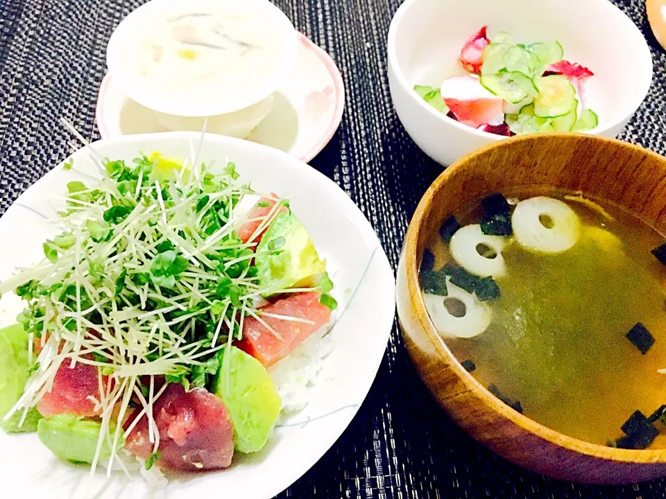 マグロアボカド丼
茶碗蒸し
蛸と胡瓜の酢の物|るみさん