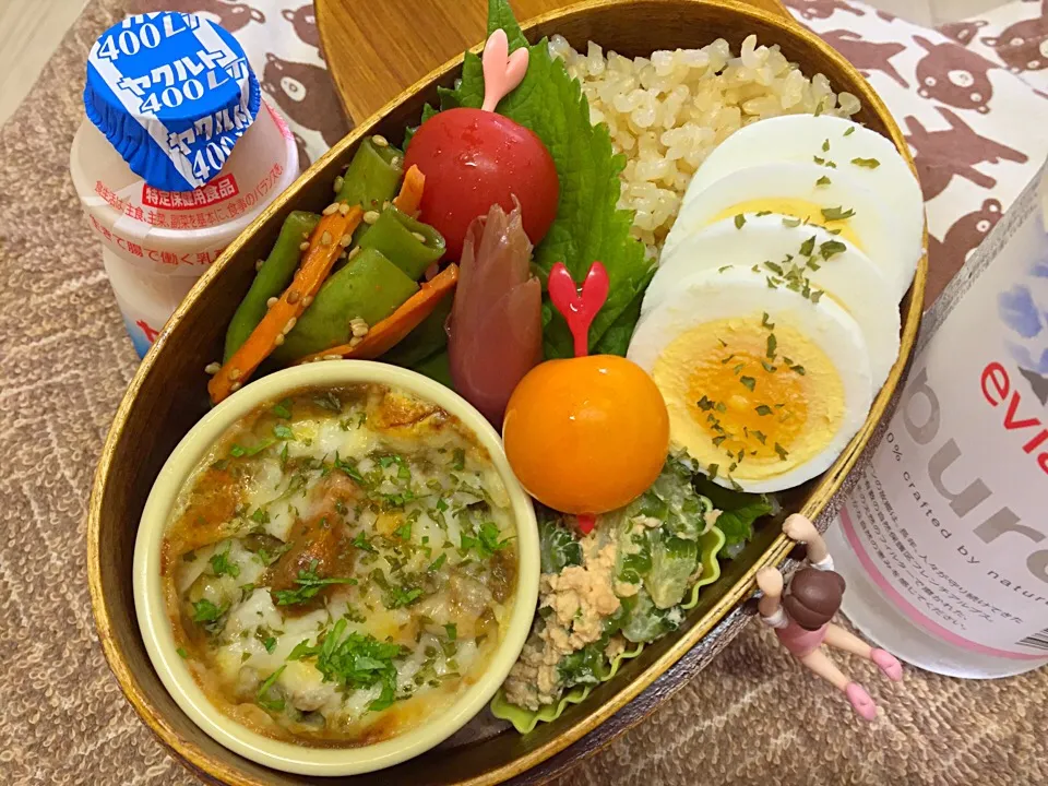 Snapdishの料理写真:玄米ご飯&ポテトのカレーチーズ焼き&ゆで玉子&人参とインゲンのきんぴら&ゴーヤとほぐし鮭和え&甘酢ミョウガ&プチトマトのダーリンお弁当♪|桃実さん