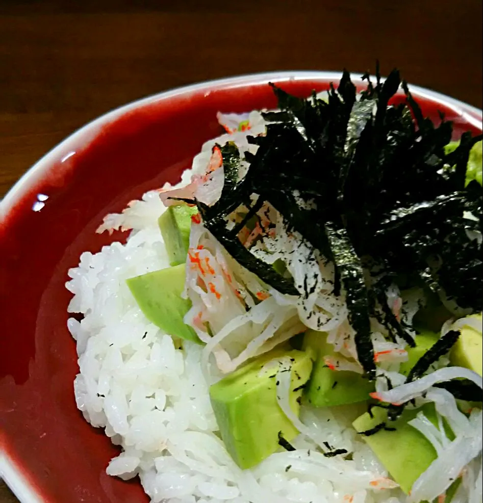 アボカ丼🎵😋|あらいぐまのしっぽさん