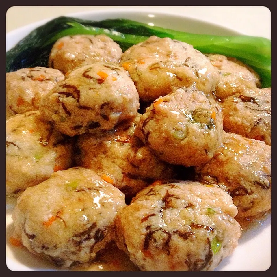 レンコン鶏つくね。Tsukune Style Chicken Hamburger Steak made with a lotus root|toyamadaさん