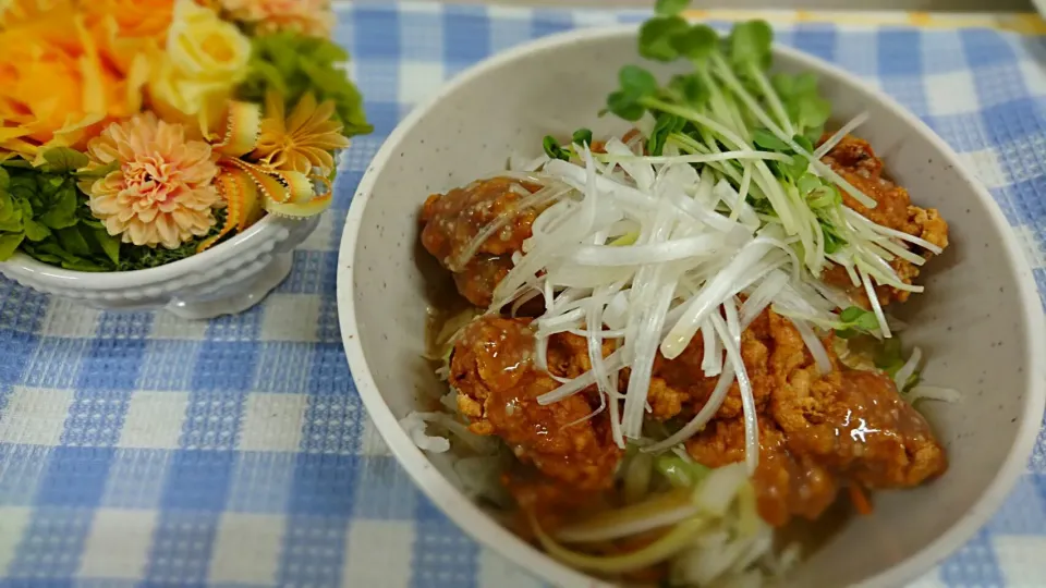 ニンニク葱塩ダレのからあげ丼|よっしー(=^ェ^=)さん