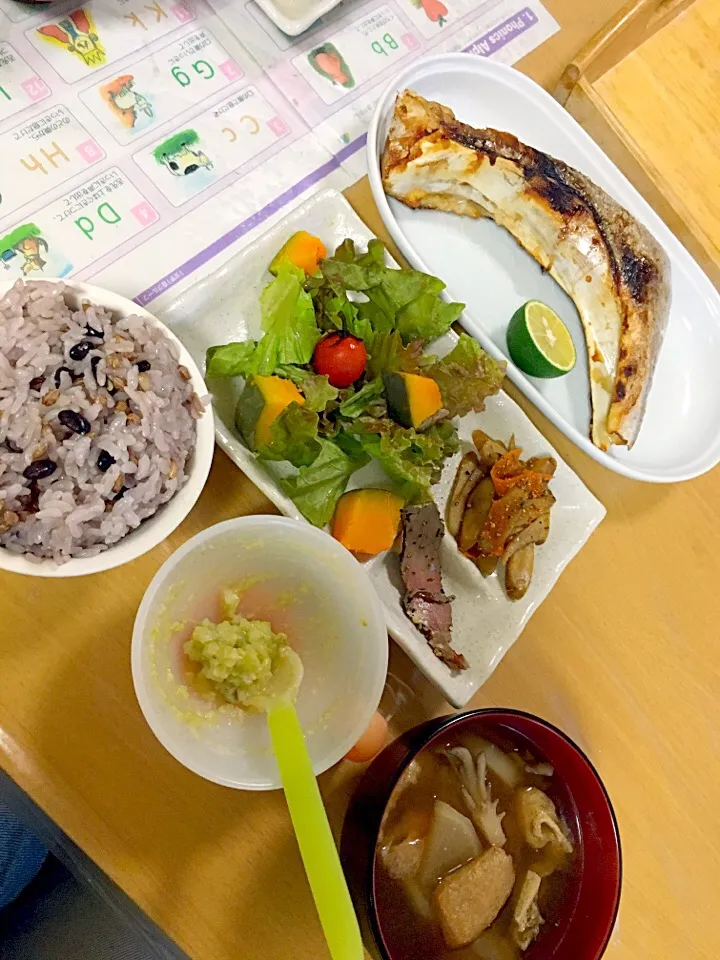 私の晩ご飯🐟まぐろカマ&離乳食🍚|かわちさん