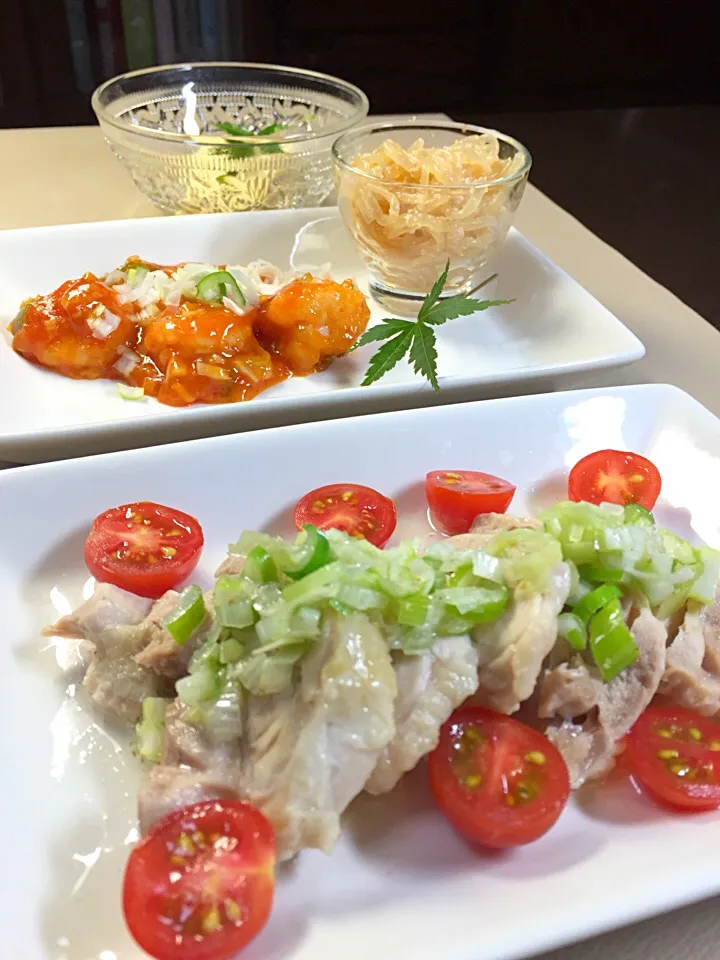 中華料理
蒸し鶏葱油 エビチリ しらたきピリ辛|shokohanさん