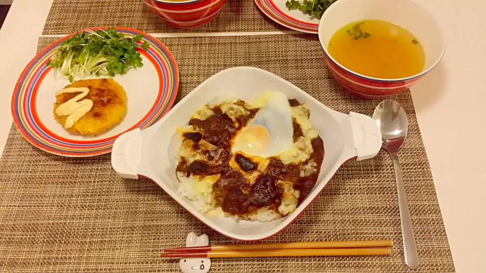 今日の夕食　焼きカレー、ハムカツ、玉ねぎのコンソメスープ|pinknari🐰🌈さん