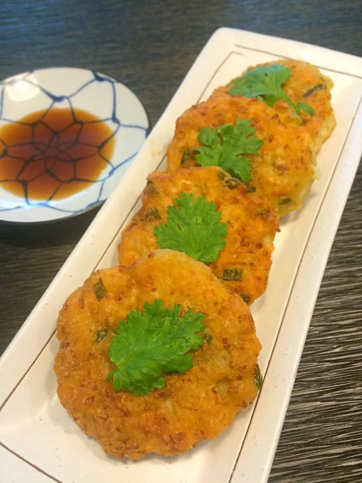 ไชเท้ากุ้งแห้งทอด Daikon And Prawn Patties|SaSaさん