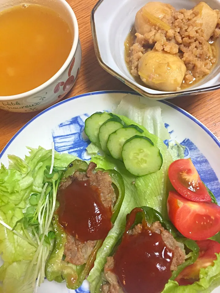 Snapdishの料理写真:ピーマンの肉詰め(*^^*)
里芋の煮物！|柳瀬さん