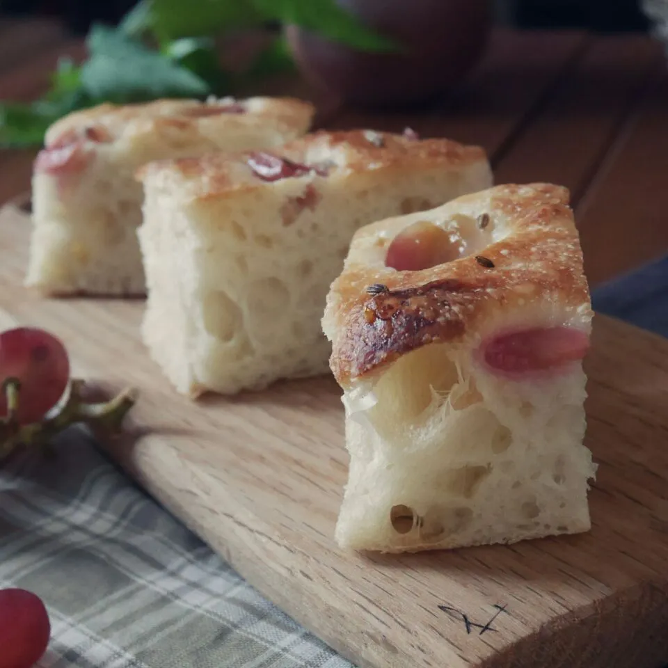 Rickさんの“Focaccia with grapes and fennel seeds”／葡萄とフェンネルシードのフォカッチャ〜再び|まちまちこさん