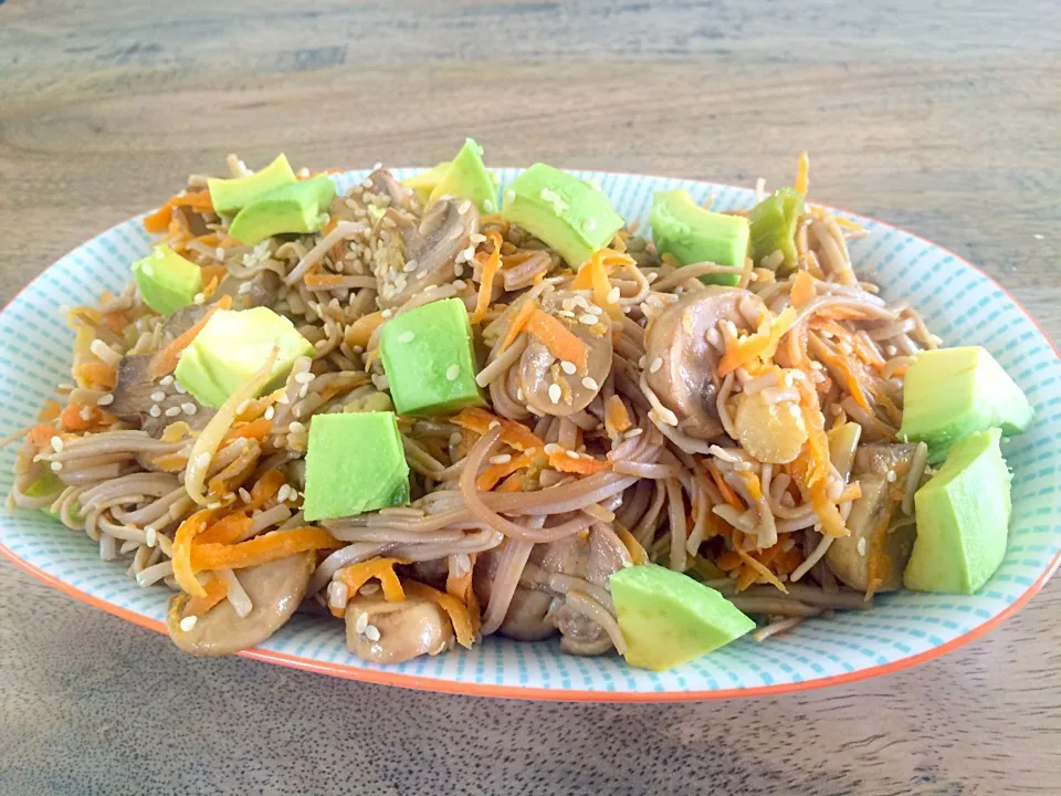 Veggie stir fry with buckwheat noodles|Kayleigh Calderbankさん