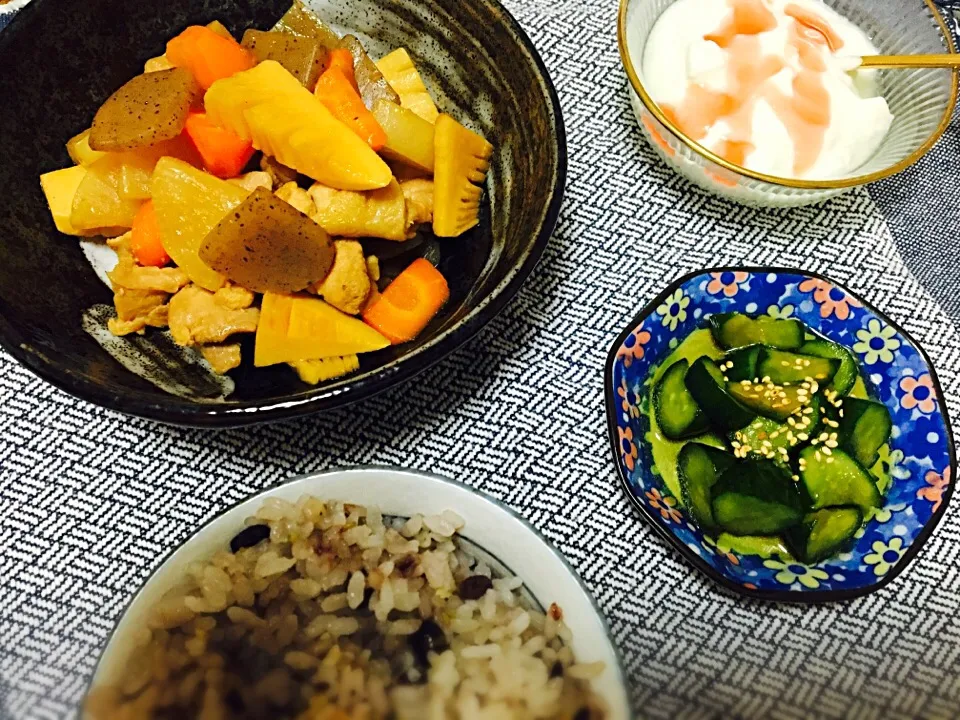 Snapdishの料理写真:鶏肉と野菜の筑前煮風|はるるんさん